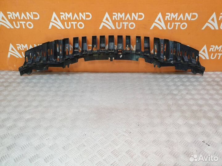 Кронштейн бампера верхний передний Land Rover