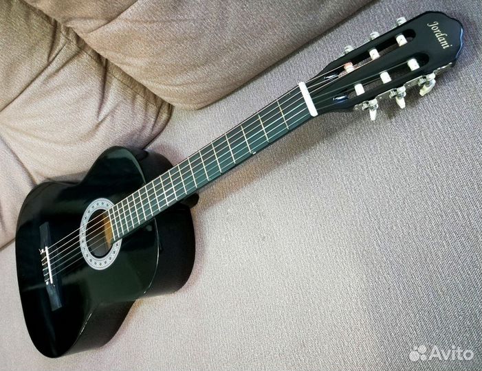 Классическая гитара Jordani