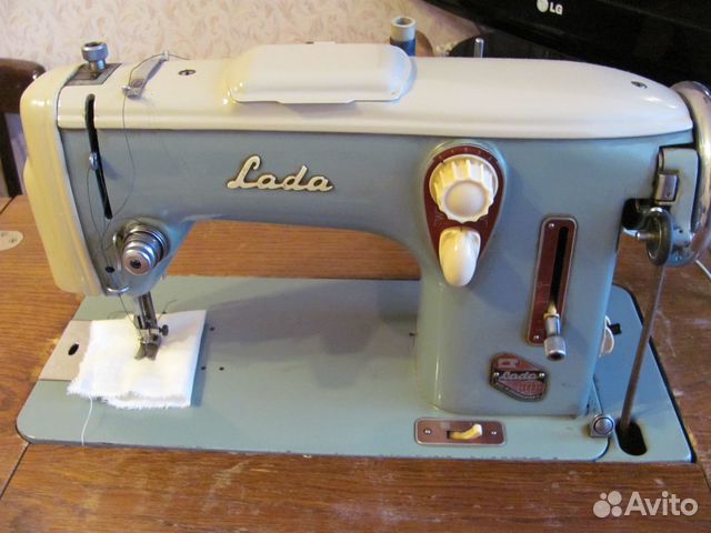 Швейная машина LADA T237
