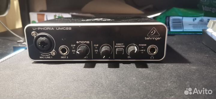 Внешняя звуковая карта behringer umc22