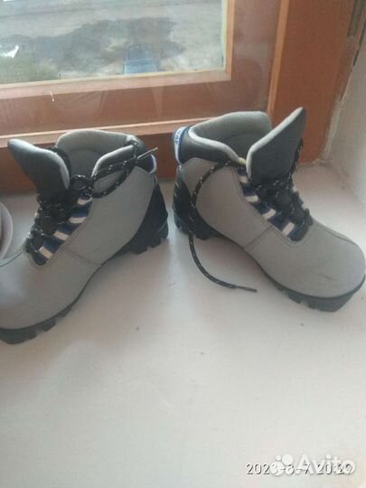 Лыжные ботинки детские 30 размер