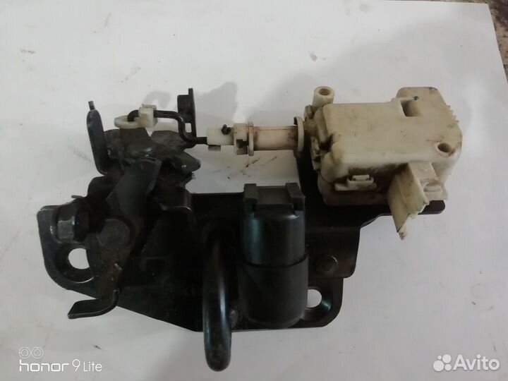 Актуатор багажника фабия 1