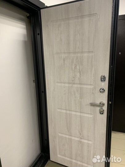 Входная дверь металлическая с терморазрывом