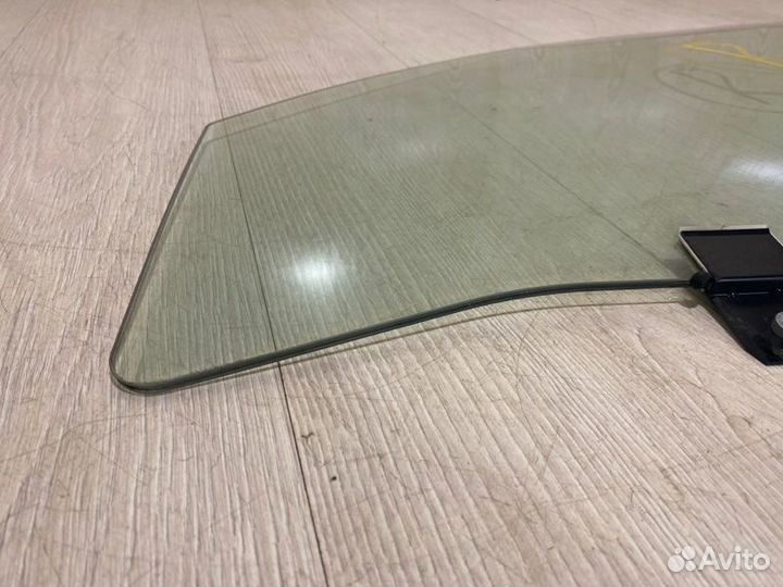 Стекло двери переднее левое Mercedes Benz S500L