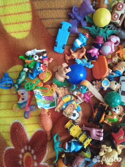 Коллекция игрушек из киндер сюрпризов