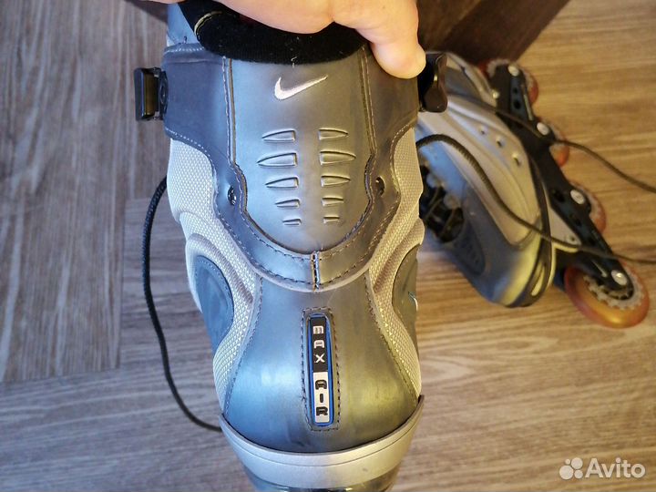 Роликовые коньки