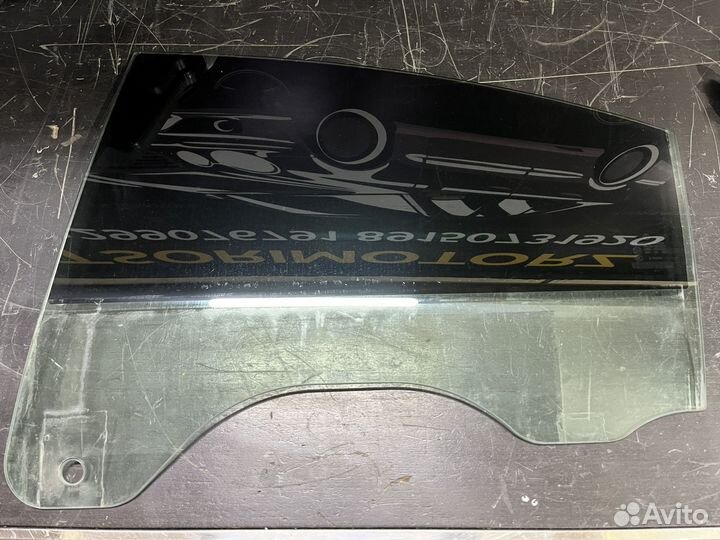 Стекло задней двери мерседес w211 cls350