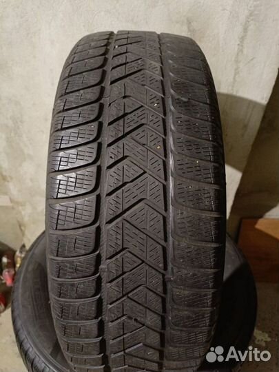 Pirelli P Zero Winter 235/65 R17