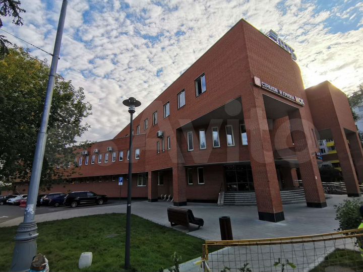 Продажа нежилого здания, 4817.4 м²