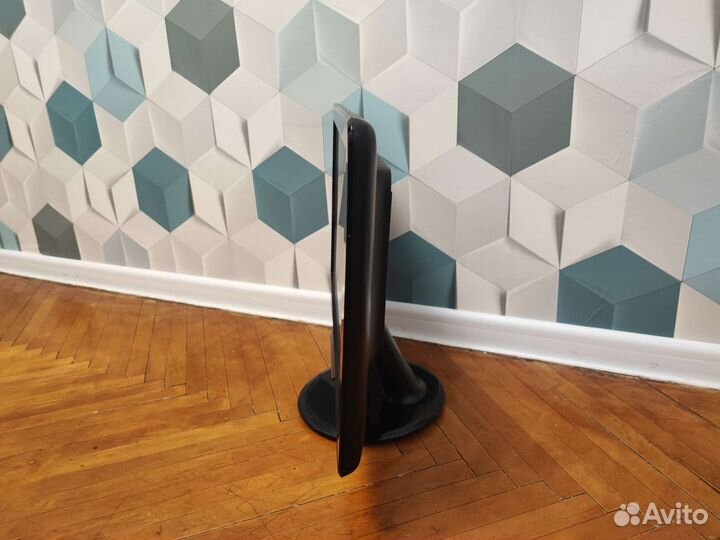 Монитор Philips 20 диагональ