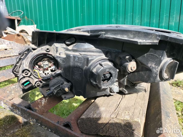 Фара правая kia ceed