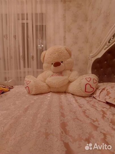 Большой плюшевый мишка