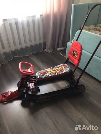 Снегокат с ручкой и колесами nika