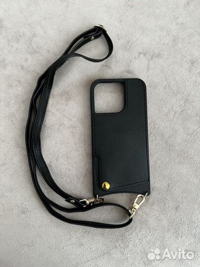 Чехол с ремешком на 14Pro