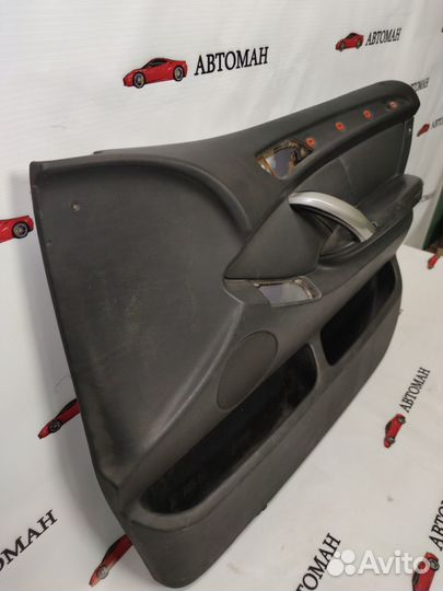 Обшивка правая с дефектом BMW X5 2000-2007