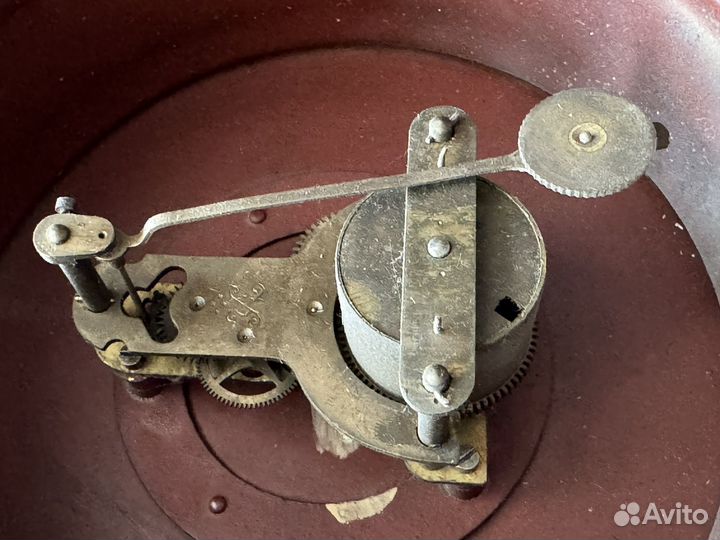 Старинные настенные часы