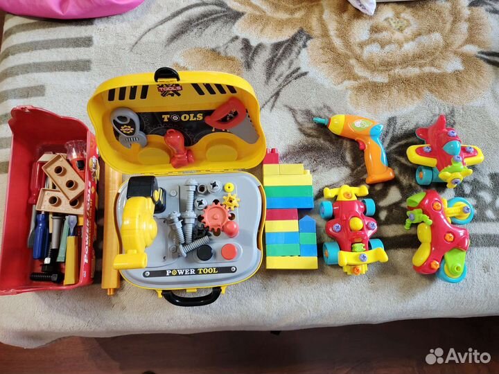 Конструкторы игрушки