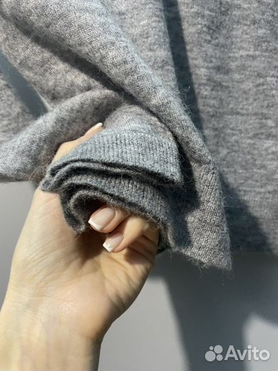 Шертяной свитер Zara