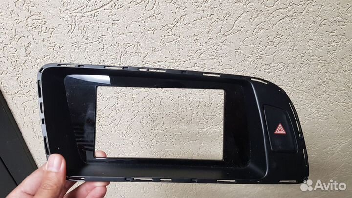 Дисплей MMI Audi Q5 с рамкой