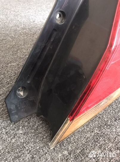 Задний правый фонарь на mitsubishi lancer 9