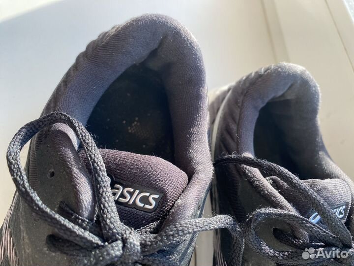 Кроссовки женские asics