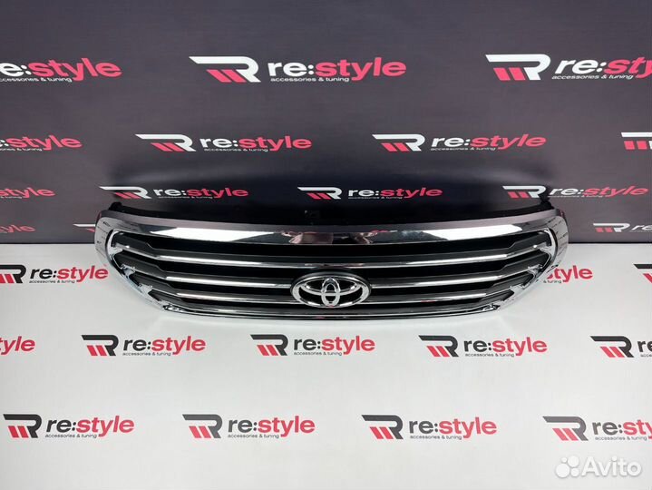 Решетка радиатора Toyota Land Cruiser 200 2м T2306