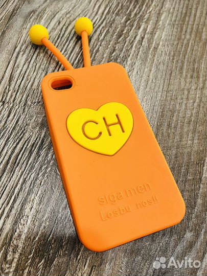 Чехлы на iPhone 4s