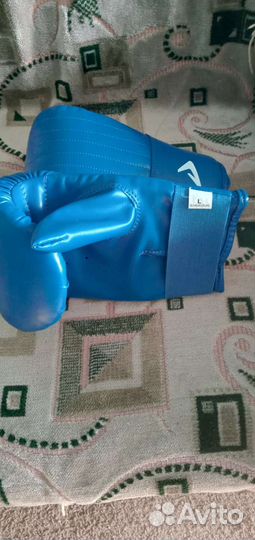 Боксерские перчатки