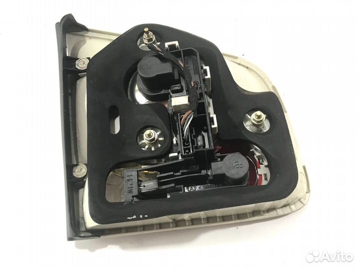 Фонарь правый Volkswagen Touareg