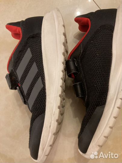 Кроссовки adidas размер 33
