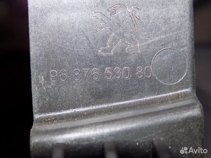 Кронштейн ручки 508 2010