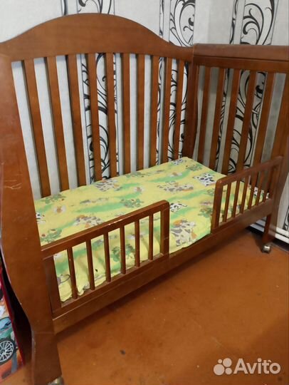Детская кроватка