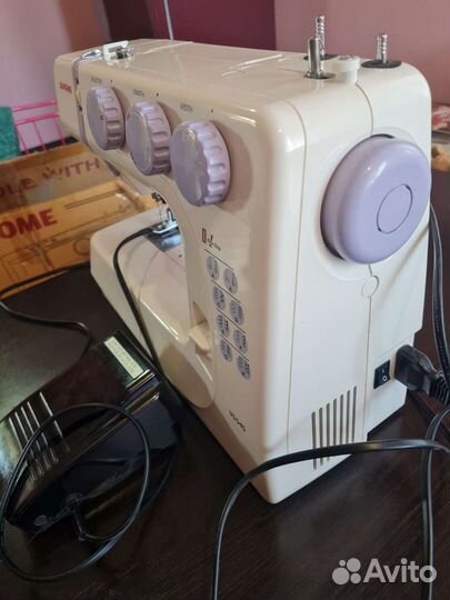 Швейная машина бу Janome