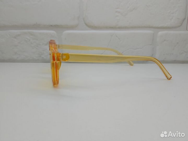 Солнцезащитные очки James Tart