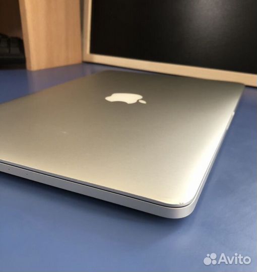 Macbook pro 13 2015 core i7/16/512