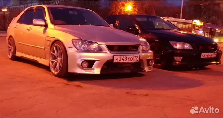 Накладки на пороги TRD Toyota Altezza / Lexus IS 1