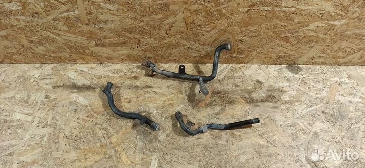 Патрубок системы охлаждения Volkswagen Passat B 5+