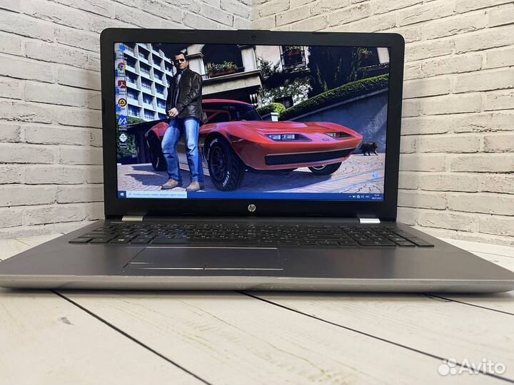 Производительный ноутбук HP FHD / 240 SSD