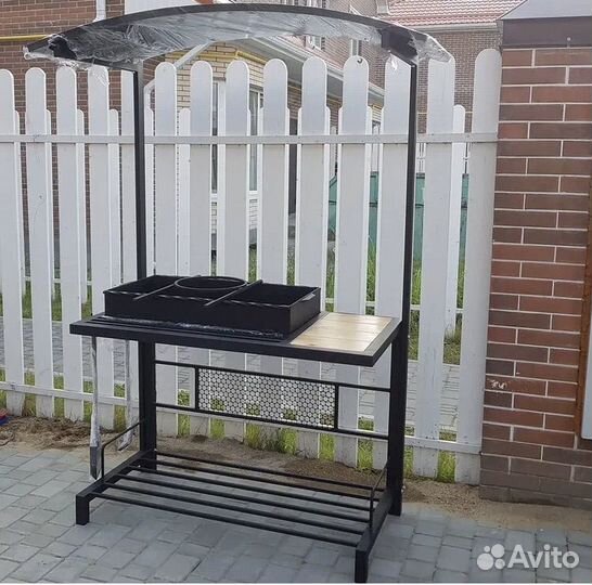Мангал с крышей
