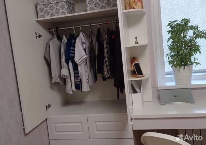 Рабочая зона у окна