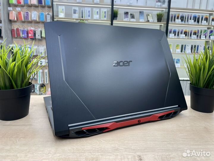 Игровой ноутбук Acer Nitro 5 i5-10/GTX1650Ti