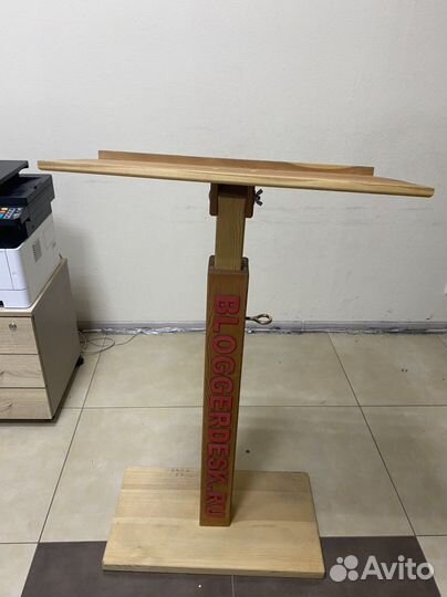 Стол, конторка, стол для работы стоя