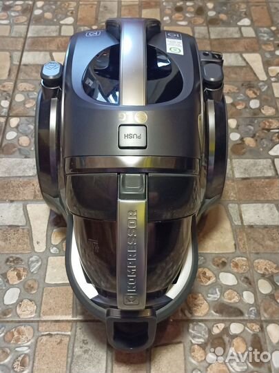 Пылесос LG Kompressor VC83209uhav