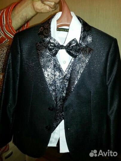 Костюм на мальчика (одевался три раза)