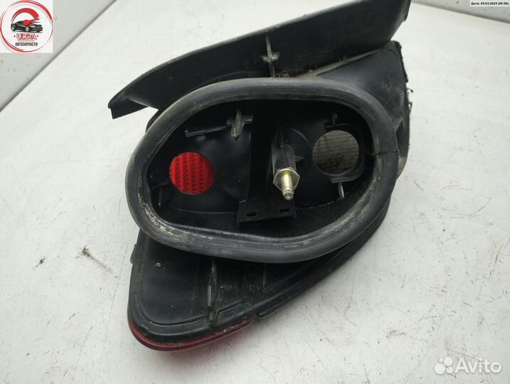 Фонарь задний правый б/у Peugeot 406 45503