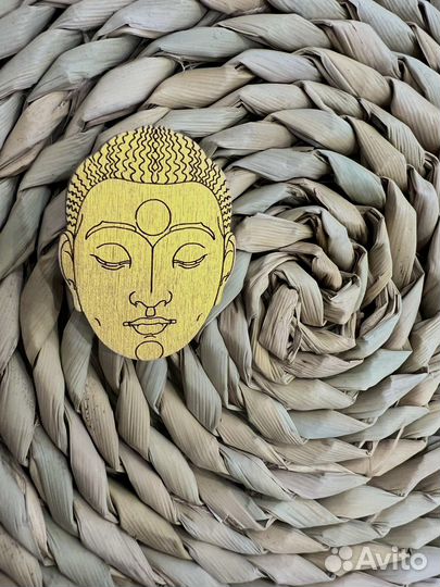 Деревянный значок Будда