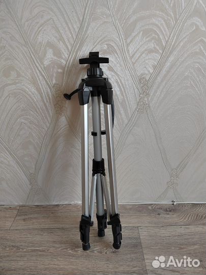 Мольберт тринога