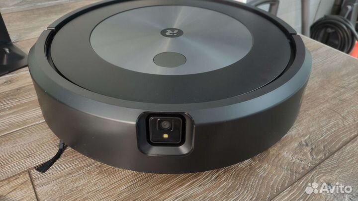 Робот-пылесос iRobot Roomba j7