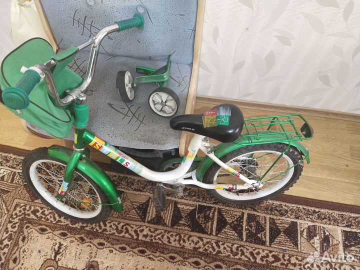 Детский 4-ех колесный велосипед б/у