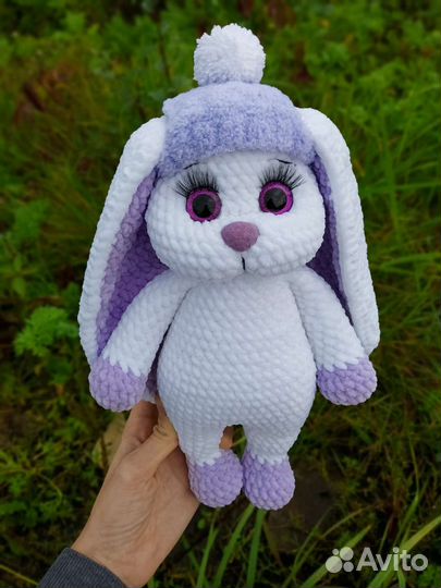 Именная игрушка, плюшевая зайка, вязаная, метрика